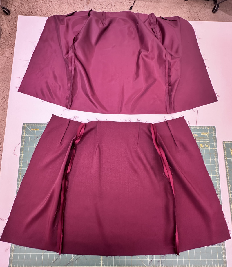 09 - View of complete skirt fabric and lining