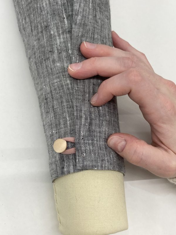 21 - Button & Elastic Loop Header