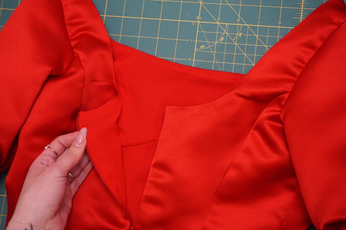 The Memoir Dress Free Sewing Pattern View A Finished Zipper