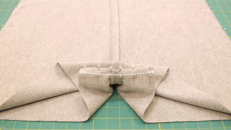 How To Sew The Inseam Of The Pants Of The Bivalvia Beach Romper In Stretch Cotton Knit Fashion Fabric