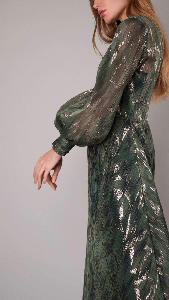 The Harper Plisse Dress Free Sewing Pattern | Mood Sewciety
