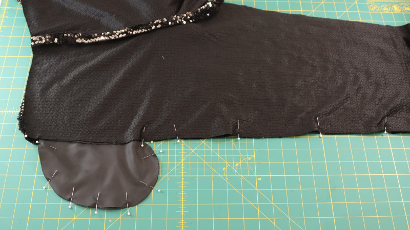 How To Sew The Side Seams and The Pockets For The Jet Jogger Set in Sequins and Lining Fashion Fabric