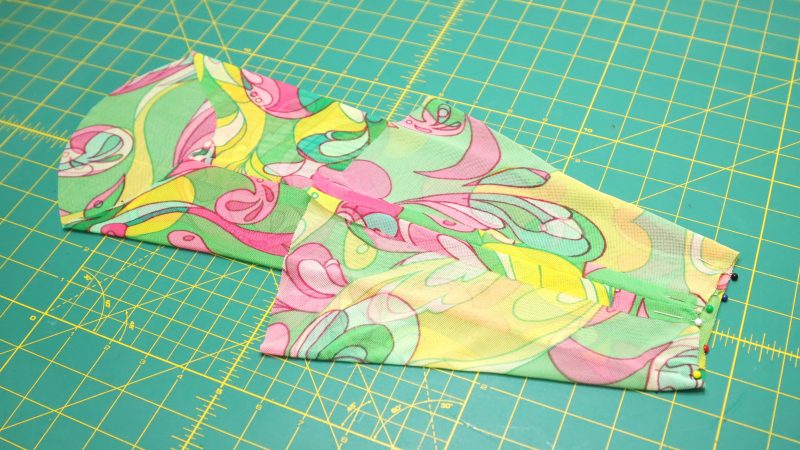 How To sew the lower sleeve to the bottom of the upper sleeve