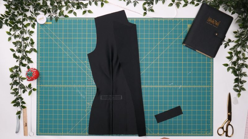 How To Mark Welt Pocket - - Mood Fabrics - Nolita Vest and Skirt Set Free Sewing Pattern Tutorial - MDF466 MDF467 - Mood Fabrics Sewciety Blog - Mark the location of the welt pocket using tailor’s chalk.