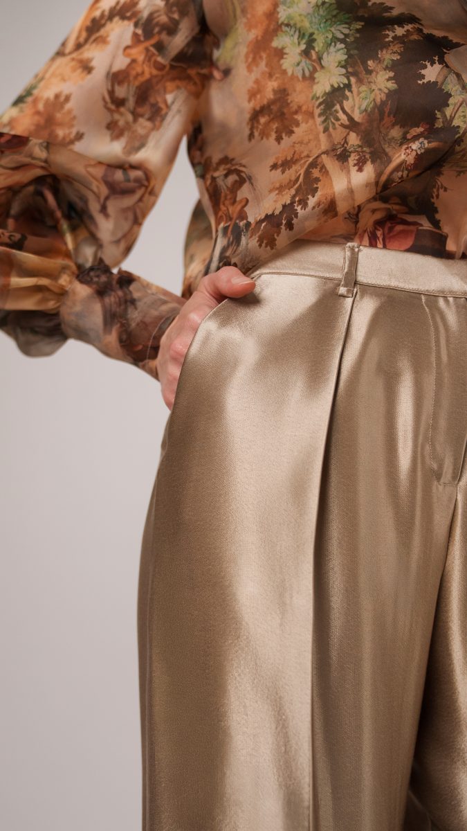 Firenze Blouse and Trousers Free Sewing Pattern - Model Photos - Mood Fabrics Sewciety Blog - Free Sewing Pattern MDF464