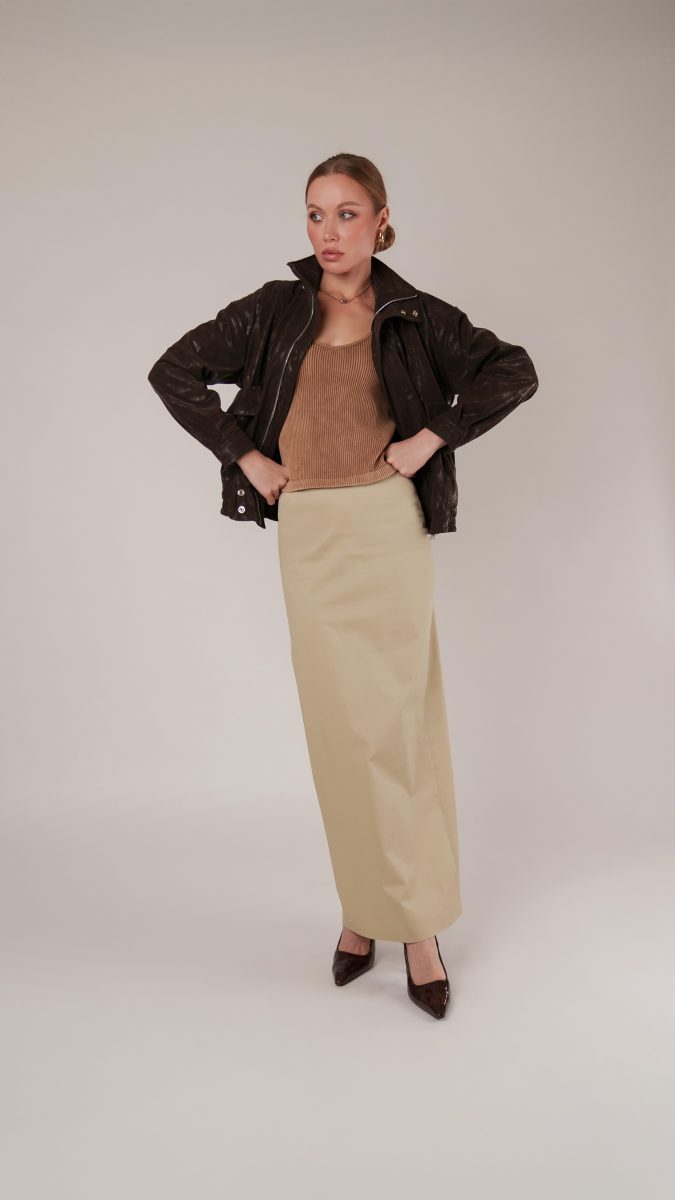 Pasadena Pencil Skirt Free Sewing Pattern - Model Photos - Mood Fabrics Sewciety Blog - Free Sewing Pattern MDF469