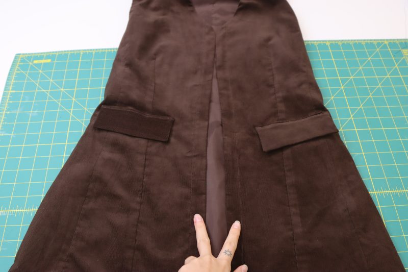 How To Sew Button Placket Lines - Gutermann Sew All Thread - Mood Fabrics - Fawn Mini Dress Free Sewing Pattern Tutorial - MDF476 - Mood Fabrics Sewciety Blog - Sew a vertical line on each side of the front opening.