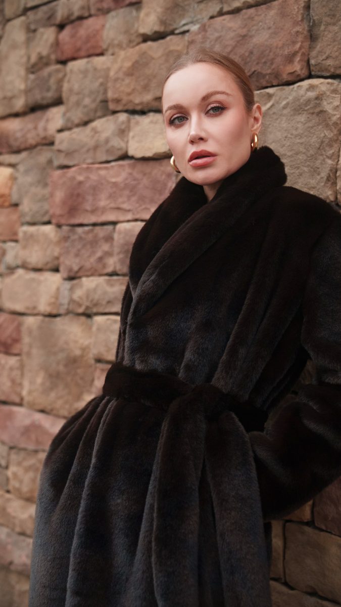 Glacial Duster Coat Free Sewing Pattern - Model Photos - Mood Fabrics Sewciety Blog - Free Sewing Pattern MDF483