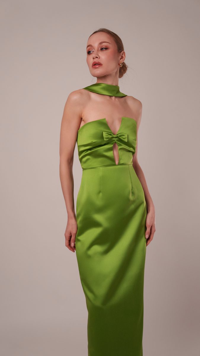 Verona Sheath Gown Free Sewing Pattern - Model Photos - Mood Fabrics Sewciety Blog - Free Sewing Pattern MDF481