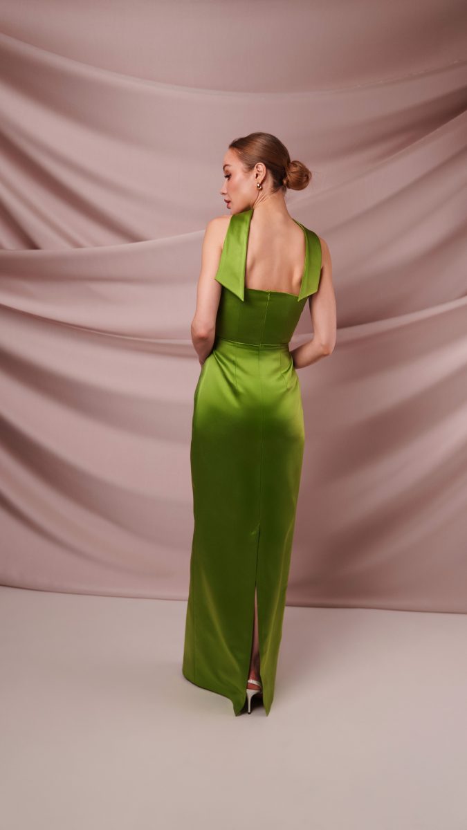 Verona Sheath Gown Free Sewing Pattern - Model Photos - Mood Fabrics Sewciety Blog - Free Sewing Pattern MDF481