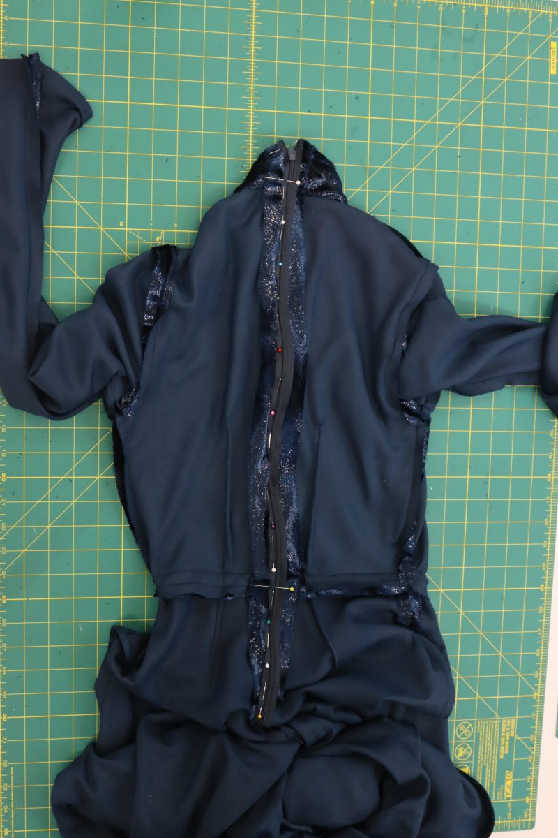 How To Ensure Waist Seams Aligned - Invisible Zipper - Mood Fabrics - Jasper Jumpsuit Free Sewing Pattern Tutorial - MDF486 - Mood Fabrics Sewciety Blog - Make sure that the collar seams and waistline seams are lined up on either side of the zipper