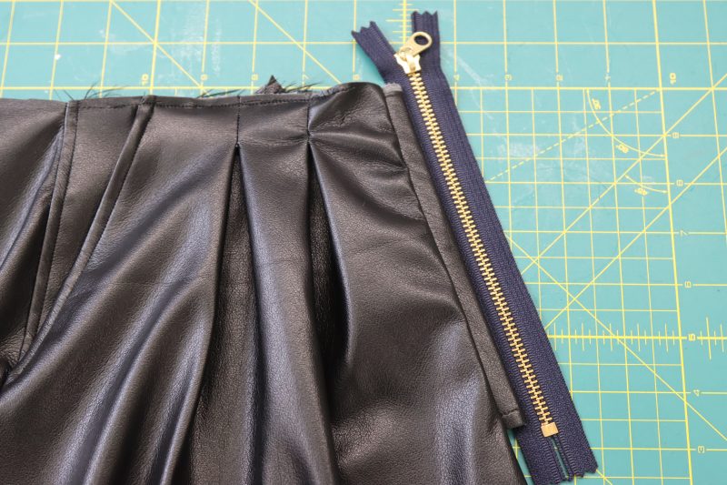 How To Flip Zipper Right Sides Out - Metal Zipper - Mood Fabrics - Dresden Shorts Free Sewing Pattern Tutorial - MDF493 - Mood Fabrics Sewciety Blog - Flip the zipper right sides up.
