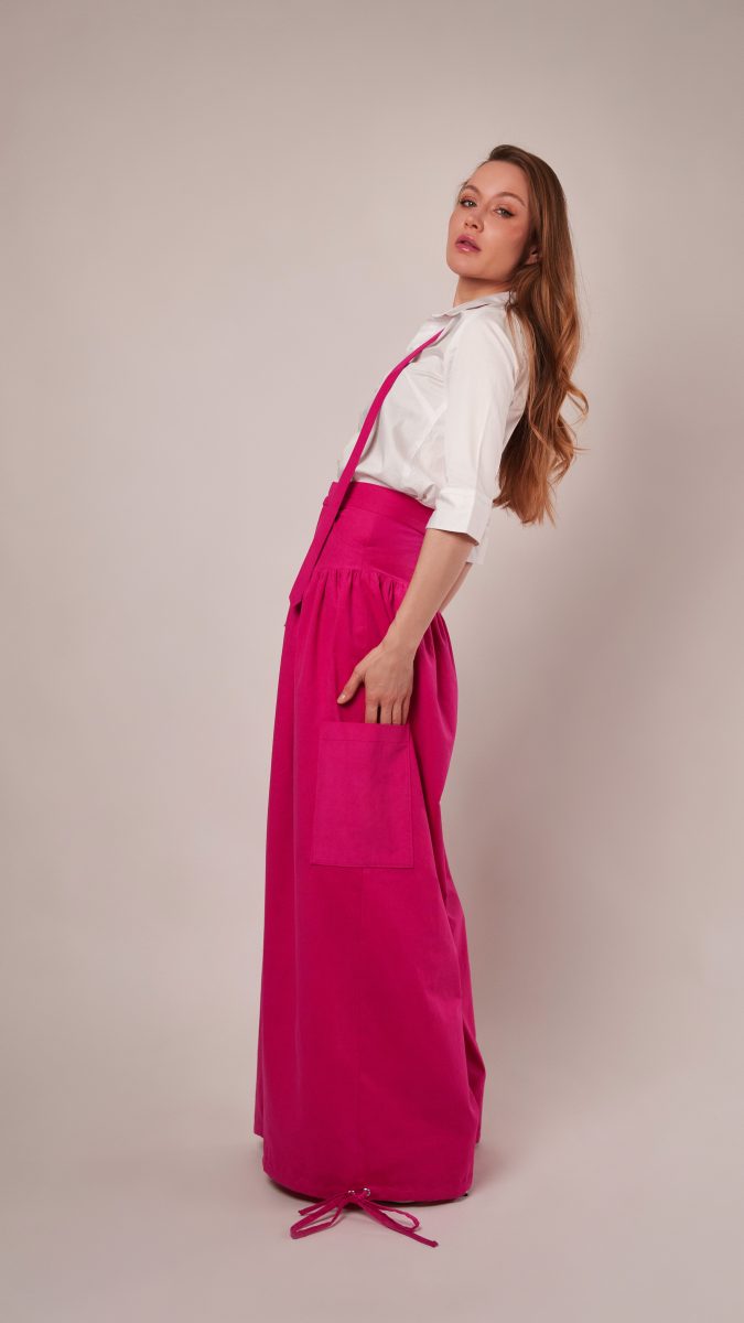 Augusta Trousers Free Sewing Pattern - Model Photos - Mood Fabrics Sewciety Blog - Free Sewing Pattern MDF495