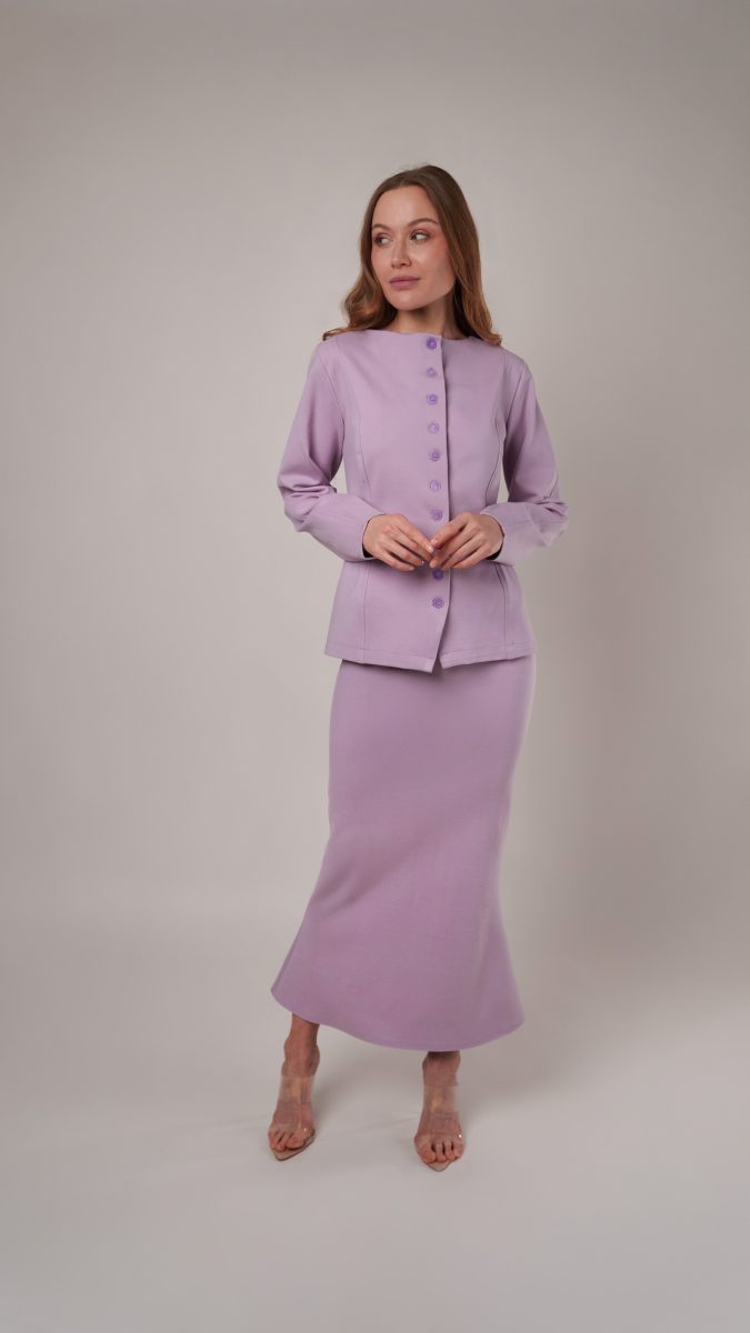 Camarillo Cardigan Free Sewing Pattern - Model Photos - Mood Fabrics Sewciety Blog - Free Sewing Pattern MDF490
