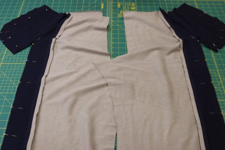 chamonix-color-block-sweatsuit-sewing-pattern-mood-fabrics