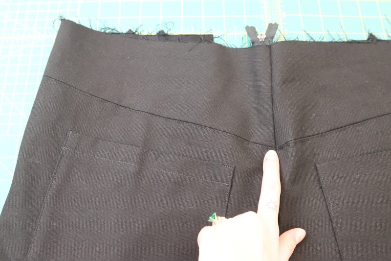 How To Topstitch Yoke - Cotton Canvas - Mood Fabrics - Colfax Carpenter Pants Free Sewing Pattern Tutorial - MDF504 - Mood Fabrics Sewciety Blog - Topstitch the yoke.