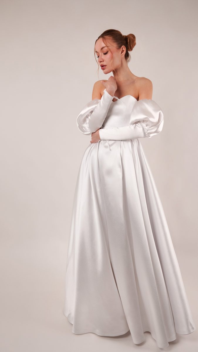 Selenite V-Waist Ballgown Free Sewing Pattern - Model Photos - Mood Fabrics Sewciety Blog - Free Sewing Pattern MDF515