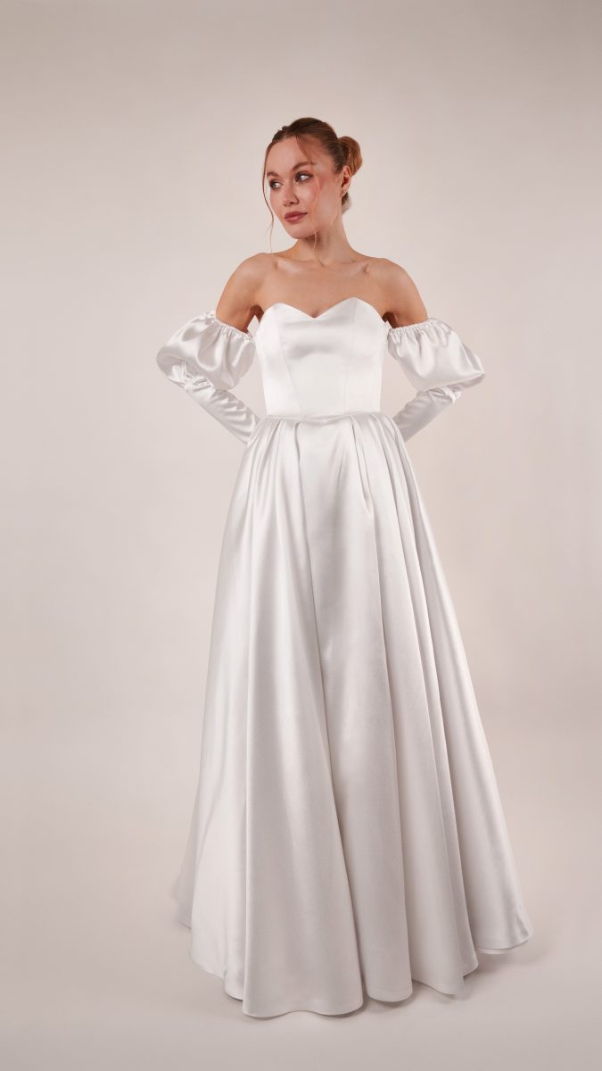 Selenite V-Waist Ballgown Free Sewing Pattern - Model Photos - Mood Fabrics Sewciety Blog - Free Sewing Pattern MDF515