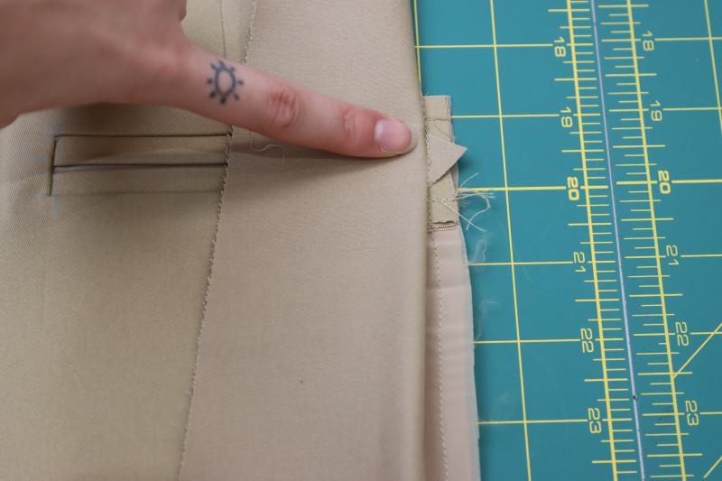 How To Sew Other Side Of Pocket Lining Side Seam - Stretch Polester Twill Lining - Mood Fabrics - Lucca Tailored Barrel Leg Pants Free Sewing Pattern Tutorial - MDF524 - Mood Fabrics Sewciety Blog - Sew the other side of the pocket lining side seam.