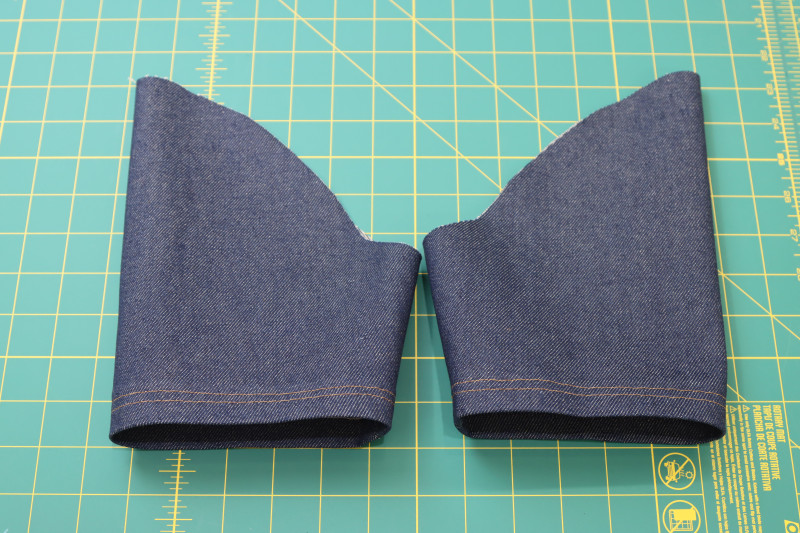 How To Topstitch Sleeves Hemmed Contrast Stitching - Gutermann Sew All Thread - Mood Fabrics - Merit Jumpsuit Free Sewing Pattern Tutorial - MDF525 - Mood Fabrics Sewciety Blog - Hem the sleeves with contrast stitching.