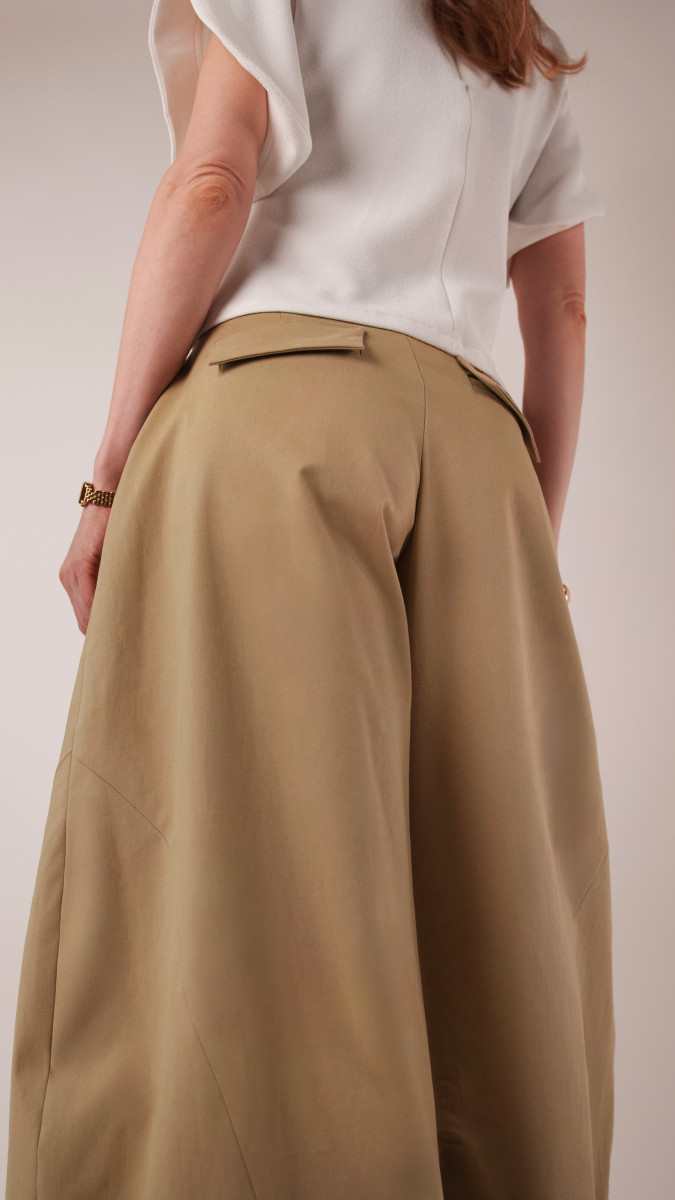 Lucca Tailored Barrel-Leg Pants Free Sewing Pattern - Model Photos - Mood Fabrics Sewciety Blog - Free Sewing Pattern MDF523
