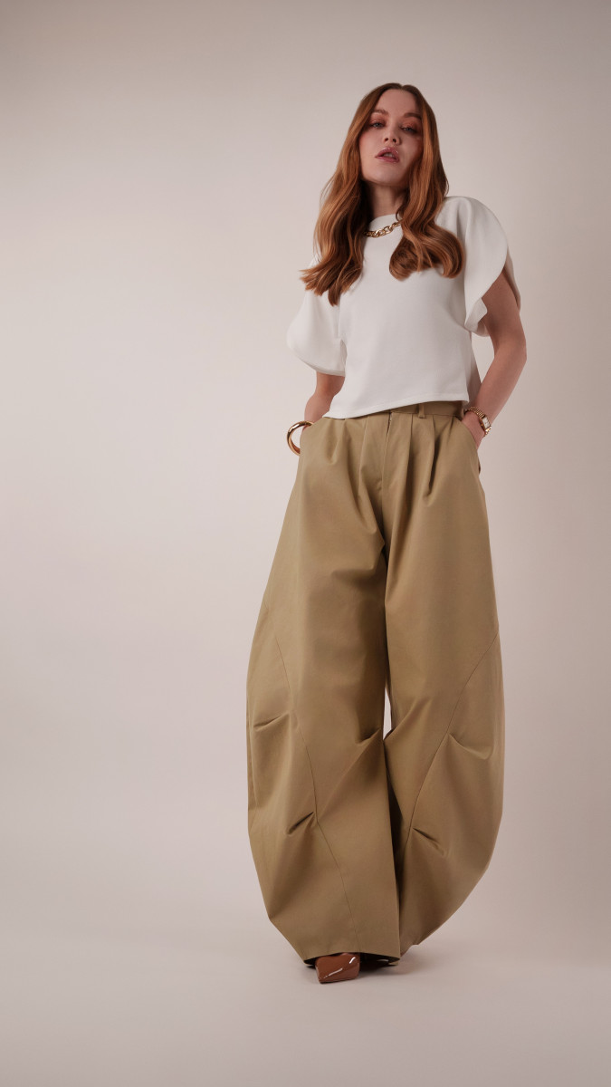 Lucca Tailored Barrel-Leg Pants Free Sewing Pattern - Model Photos - Mood Fabrics Sewciety Blog - Free Sewing Pattern MDF523