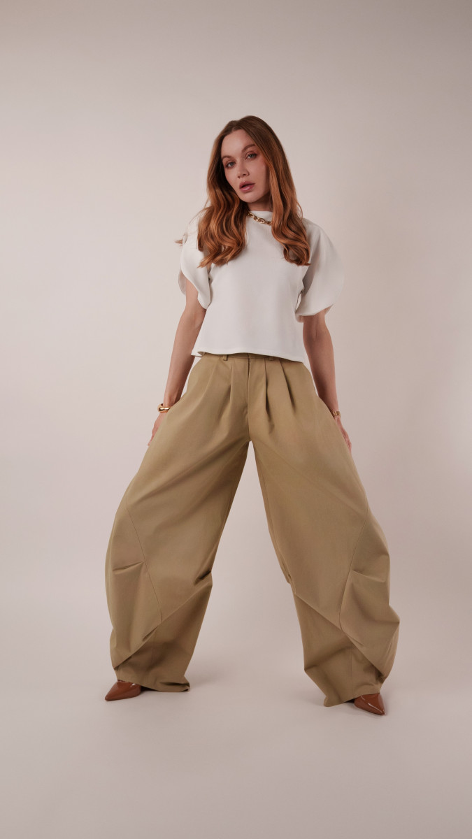 Lucca Tailored Barrel-Leg Pants Free Sewing Pattern - Model Photos - Mood Fabrics Sewciety Blog - Free Sewing Pattern MDF523