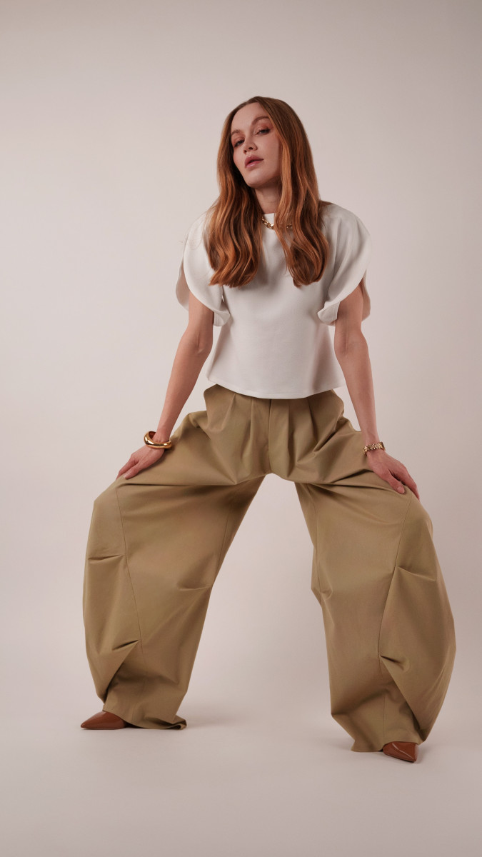 Lucca Tailored Barrel-Leg Pants Free Sewing Pattern - Model Photos - Mood Fabrics Sewciety Blog - Free Sewing Pattern MDF523