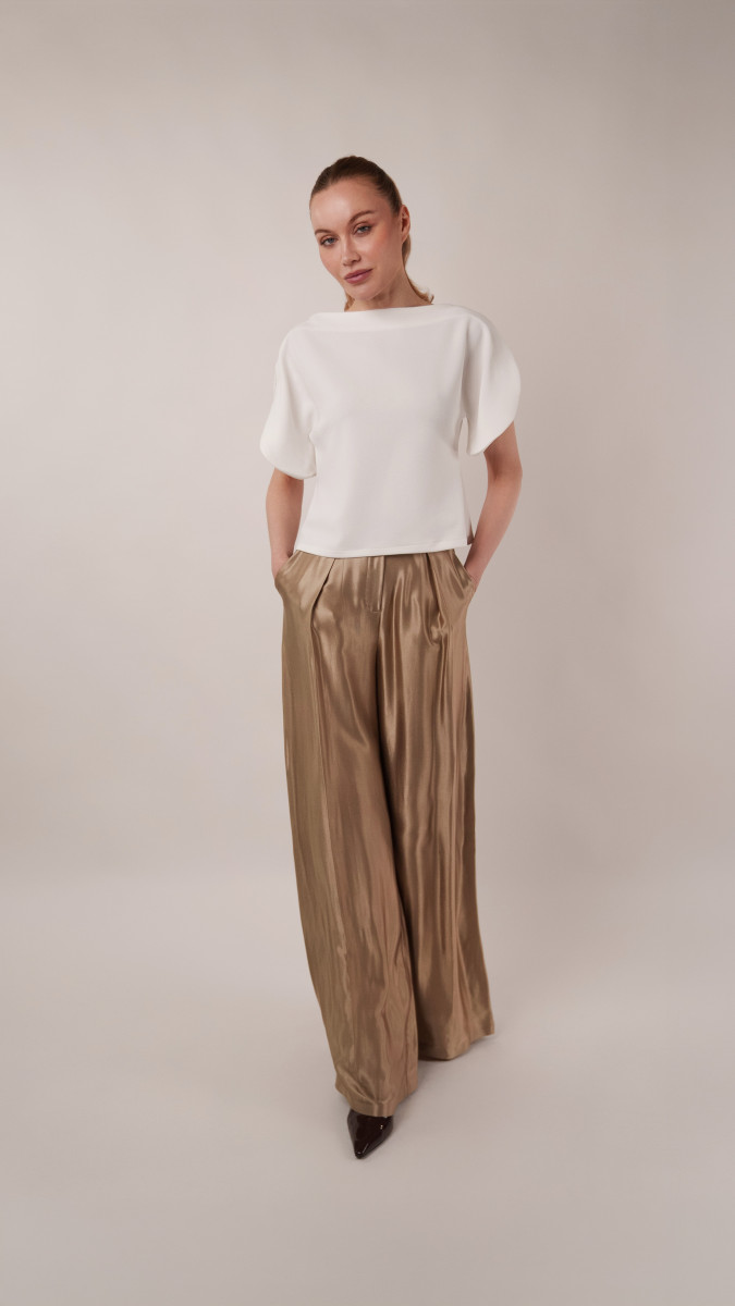 Merano Balloon Sleeve Blouse Free Sewing Pattern - Model Photos - Mood Fabrics Sewciety Blog - Free Sewing Pattern MDF522