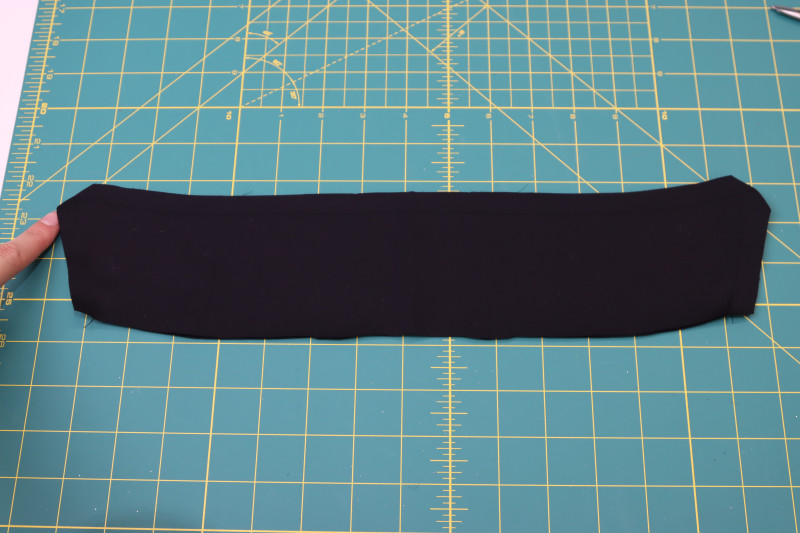 How To Clip Collar Corners - Textured Burnout Brocade - Mood Fabrics - Matrix Shawl Collar Ensemble Free Sewing Pattern Tutorial - MDF543 - Mood Fabrics Sewciety Blog - Clip the corners of the collar.