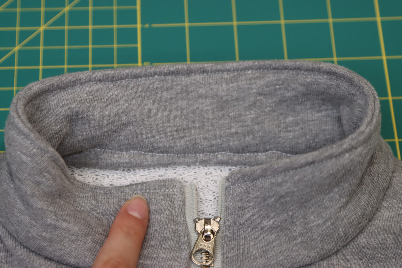 How To Topstitch Top Of Collar - Gutermann Sew All Thread - Mood Fabrics - Reef Sleeveless Cover Up Free Sewing Pattern Tutorial - MDF535 - Mood Fabrics Sewciety Blog - Topstitch the top of the collar.