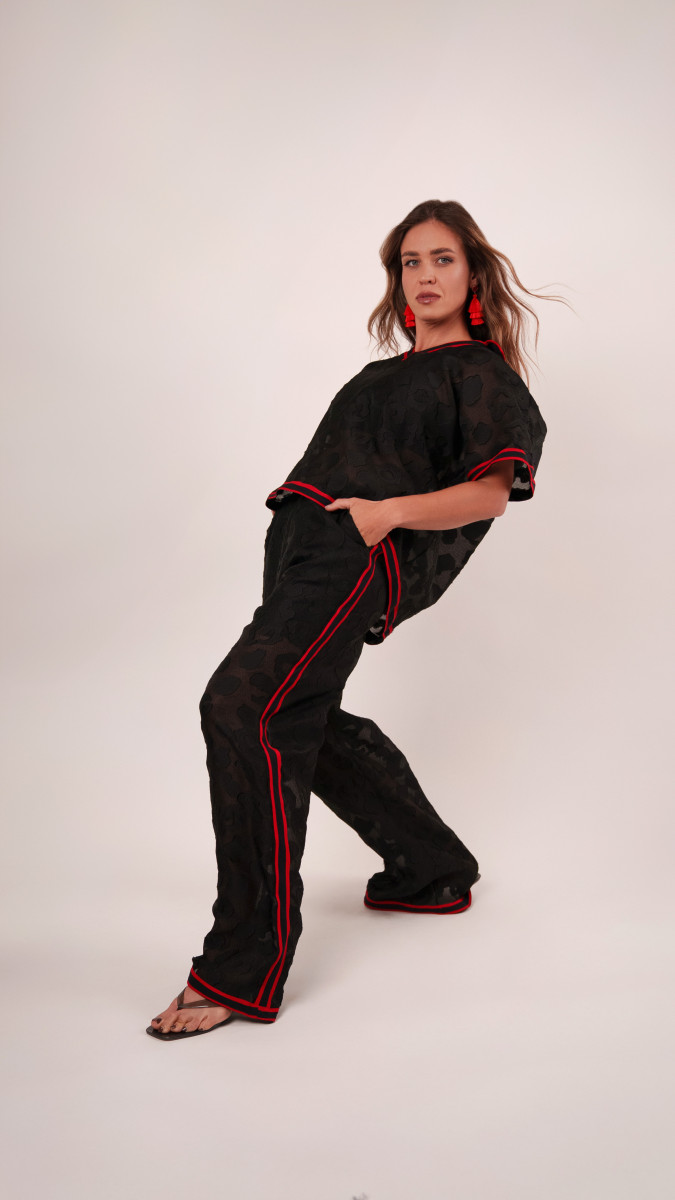 The Matrix Shawl Collar Ensemble Free Sewing Pattern - Model Photos - Mood Fabrics Sewciety Blog - Free Sewing Pattern MDF543