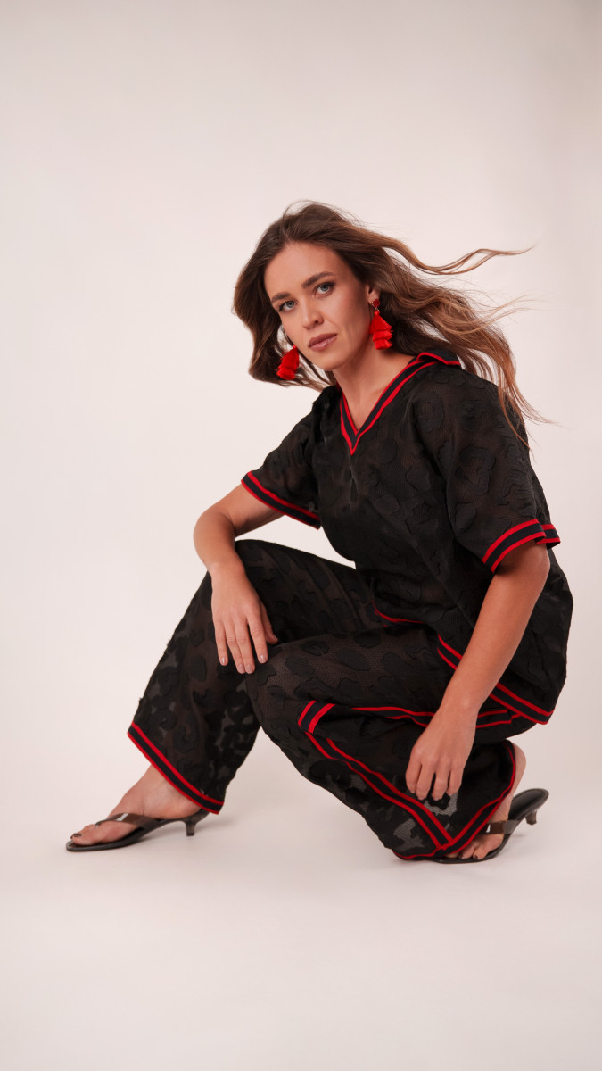 The Matrix Shawl Collar Ensemble Free Sewing Pattern - Model Photos - Mood Fabrics Sewciety Blog - Free Sewing Pattern MDF543