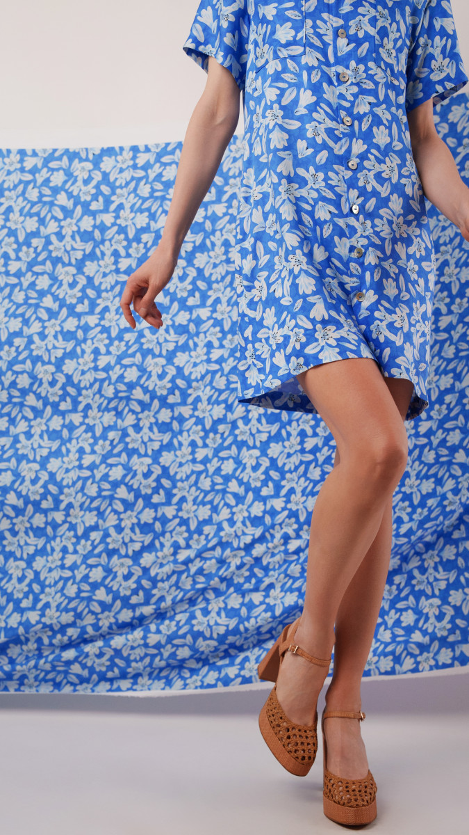 Drift Shirt Dress Cover Up Free Sewing Pattern - Model Photos - Mood Fabrics Sewciety Blog - Free Sewing Pattern MDF534