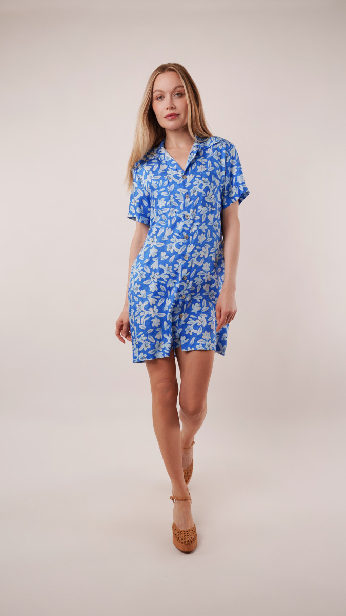 Drift Shirt Dress Cover Up Free Sewing Pattern - Model Photos - Mood Fabrics Sewciety Blog - Free Sewing Pattern MDF534