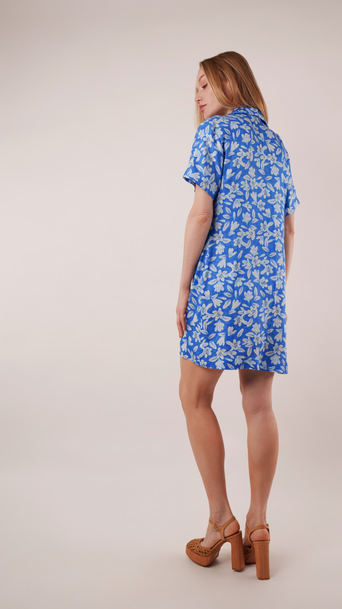 Drift Shirt Dress Cover Up Free Sewing Pattern - Model Photos - Mood Fabrics Sewciety Blog - Free Sewing Pattern MDF534