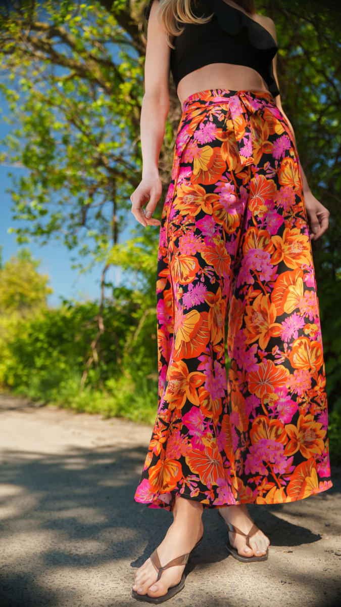 Kythera Wide-Leg Beach Pants Free Sewing Pattern - Model Photos - Mood Fabrics Sewciety Blog - Free Sewing Pattern MDF532