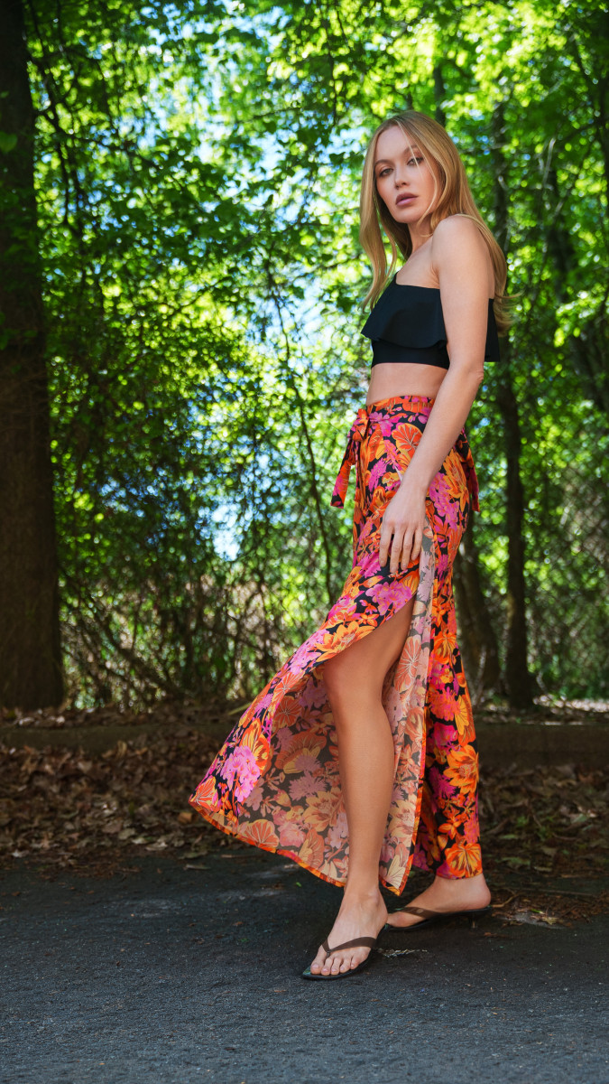 Kythera Wide-Leg Beach Pants Free Sewing Pattern - Model Photos - Mood Fabrics Sewciety Blog - Free Sewing Pattern MDF532