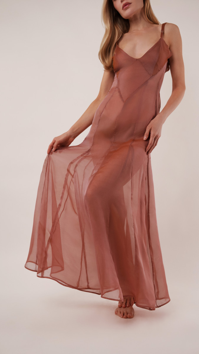 Rosolite Négligée Gown Free Sewing Pattern - Model Photos - Mood Fabrics Sewciety Blog - Free Sewing Pattern MDF530