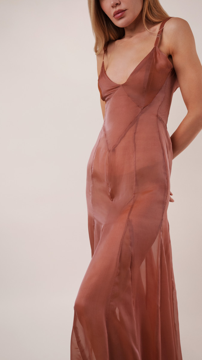 Rosolite Négligée Gown Free Sewing Pattern - Model Photos - Mood Fabrics Sewciety Blog - Free Sewing Pattern MDF530