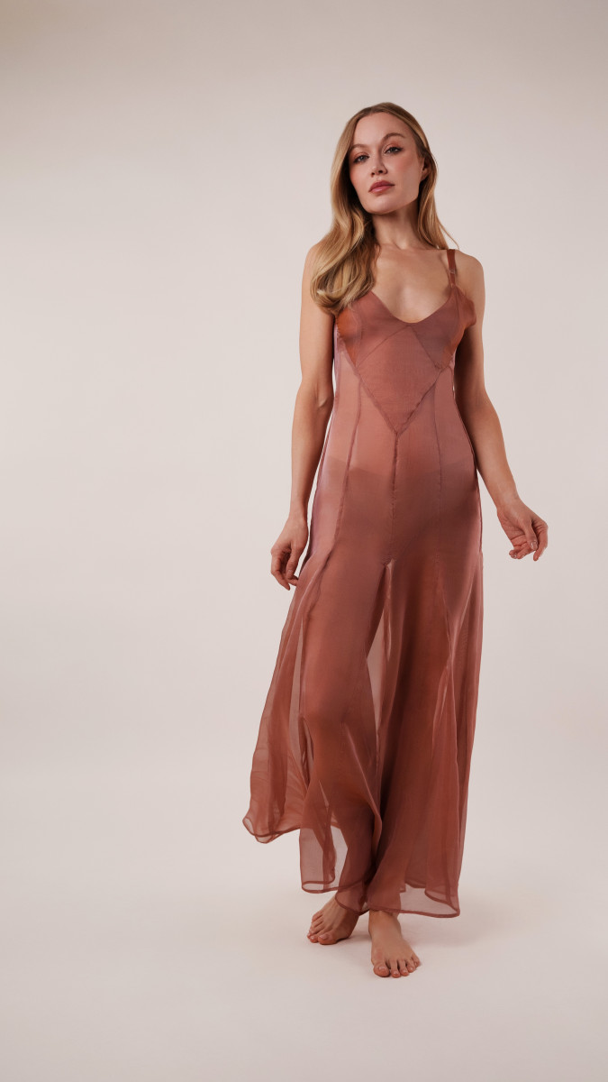 Rosolite Négligée Gown Free Sewing Pattern - Model Photos - Mood Fabrics Sewciety Blog - Free Sewing Pattern MDF530