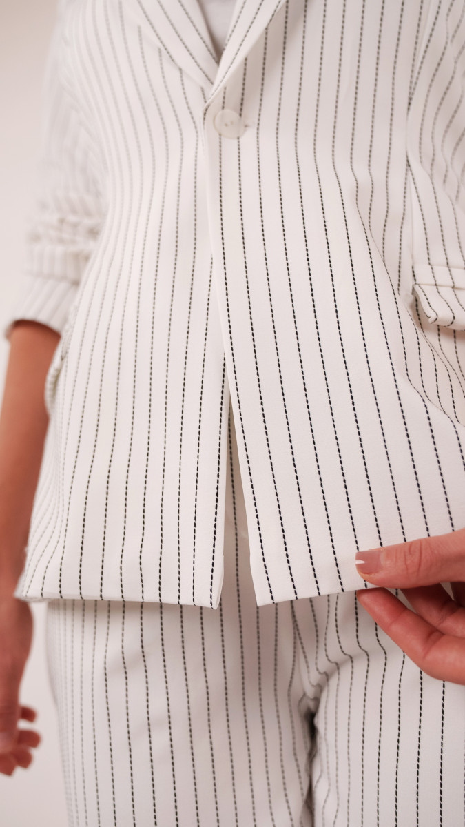 Heir Blazer and Flared Trousers Free Sewing Pattern - Model Photos - Mood Fabrics Sewciety Blog - Free Sewing Pattern MDF547