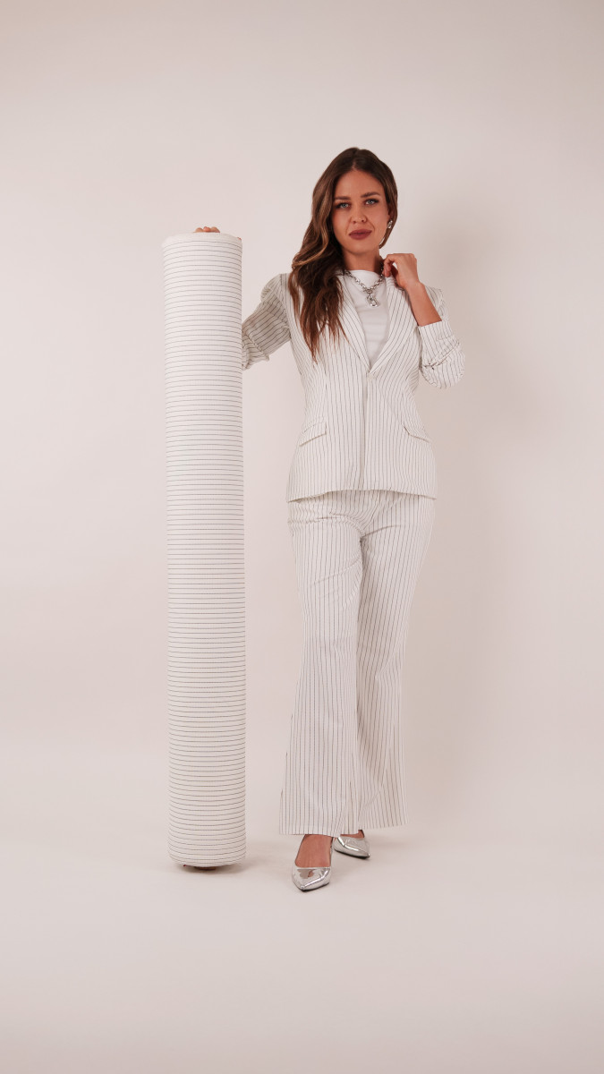 Heir Blazer and Flared Trousers Free Sewing Pattern - Model Photos - Mood Fabrics Sewciety Blog - Free Sewing Pattern MDF547