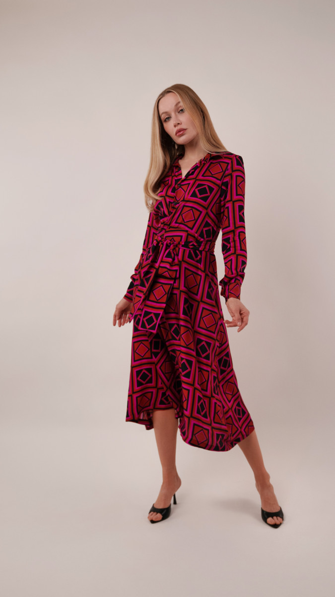 Alassio Wrap Dress Free Sewing Pattern - Model Photos - Mood Fabrics Sewciety Blog - Free Sewing Pattern MDF528