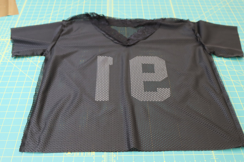How To Pin Sew Shirt Side Seams Sleeve Inseams - Athletic Mesh - Mood Fabrics - Fiona Athletic Set Free Sewing Pattern Tutorial - MDF537 - Mood Fabrics Sewciety Blog - Pin and sew the shirt side seams and sleeve inseams.
