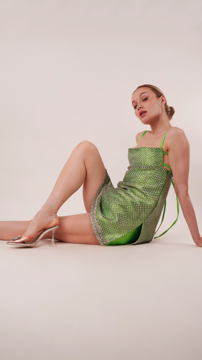 Lynx Mini Shift Dress Free Sewing Pattern - Model Photos - Mood Fabrics Sewciety Blog - Free Sewing Pattern MDF539