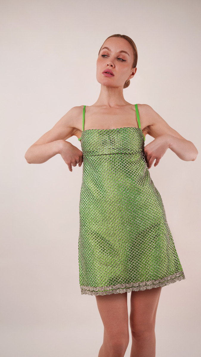 Lynx Mini Shift Dress Free Sewing Pattern - Model Photos - Mood Fabrics Sewciety Blog - Free Sewing Pattern MDF539