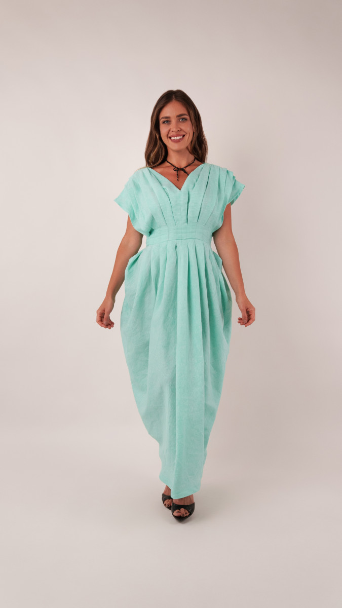 The Larimar Cocoon Dress Free Sewing Pattern - Model Photos - Mood Fabrics Sewciety Blog - Free Sewing Pattern MDF542