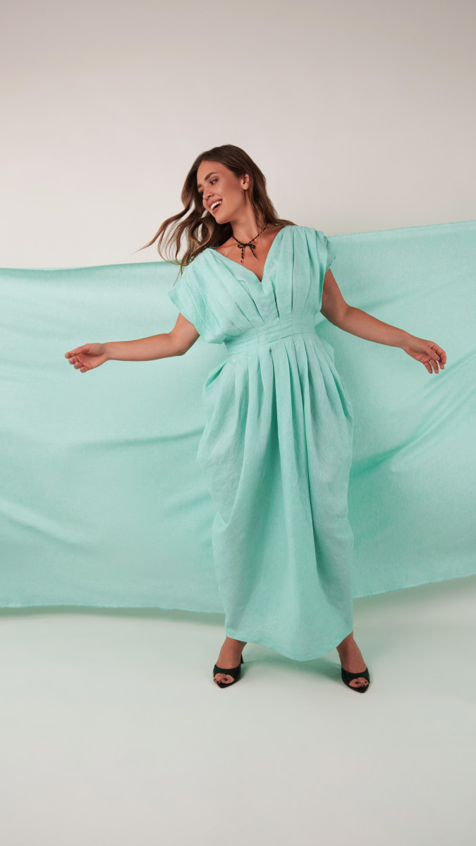 The Larimar Cocoon Dress Free Sewing Pattern - Model Photos - Mood Fabrics Sewciety Blog - Free Sewing Pattern MDF542