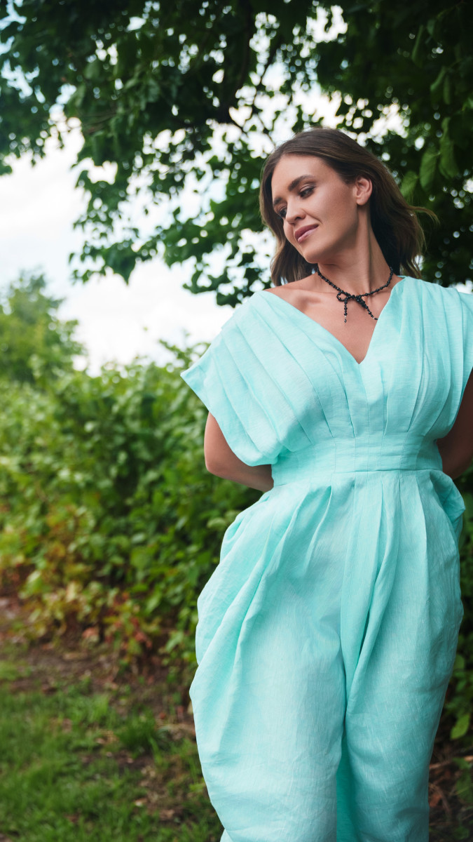 The Larimar Cocoon Dress Free Sewing Pattern - Model Photos - Mood Fabrics Sewciety Blog - Free Sewing Pattern MDF542